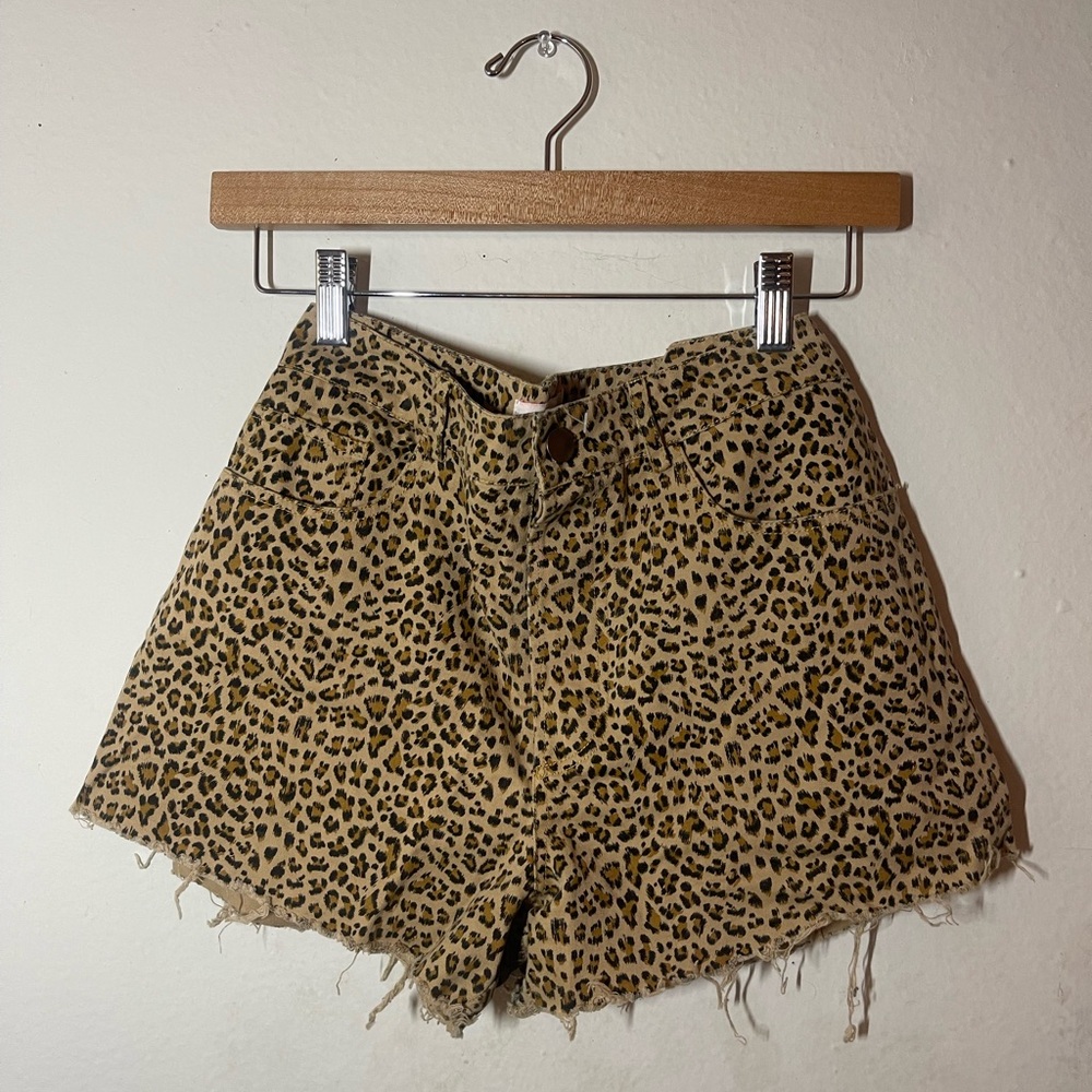 Leopard Print Women's high-waisted Shorts